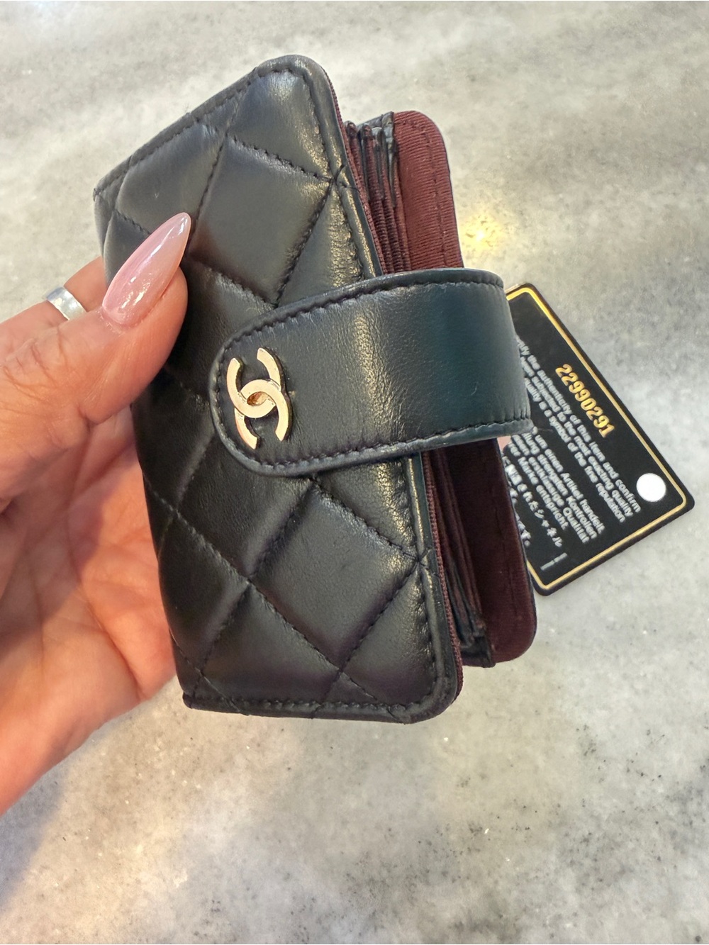 CHANEL Black Quilted Accordian Leather Card Holder with Burgundy Interior Auth